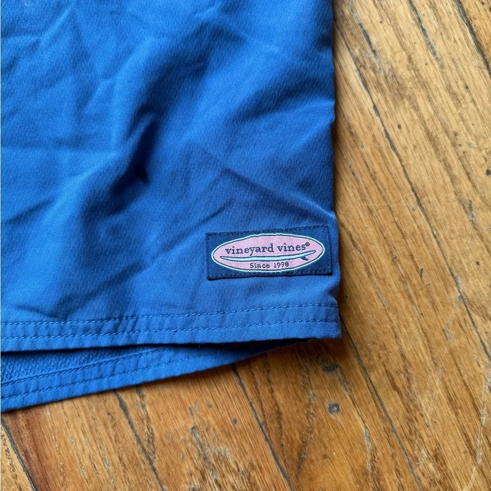 Vineyard Vines Red and Blue Men's Board Shorts sz: 42